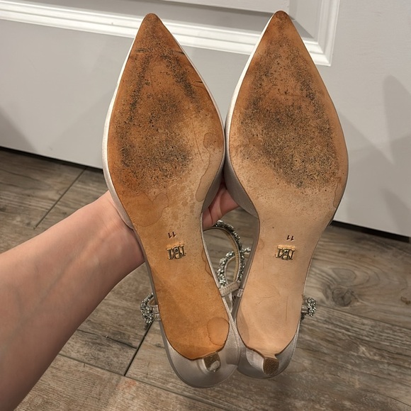 Jewel Badgley Mischka champagne kitten heel size 11 - Picture 7 of 7
